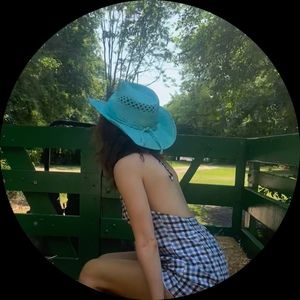 Meet your Posher, Lorena